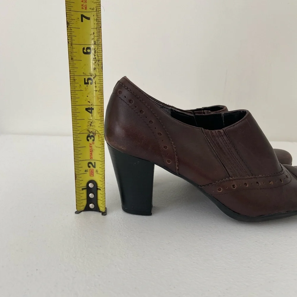 Women’s Mercedes brown rustic heeled zip ankle boots booties‎ size 6.5